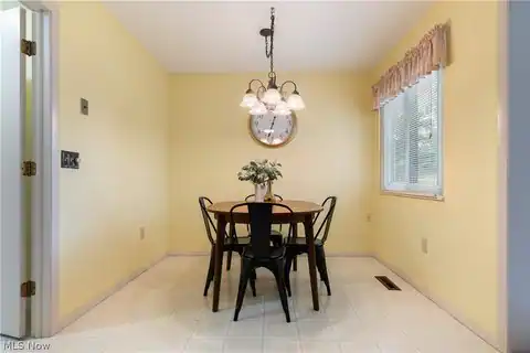 19281 Idlewood Trail, Strongsville, OH 44149 — photo 11
