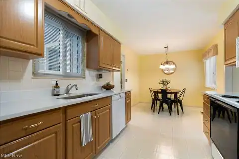 19281 Idlewood Trail, Strongsville, OH 44149 — photo 14