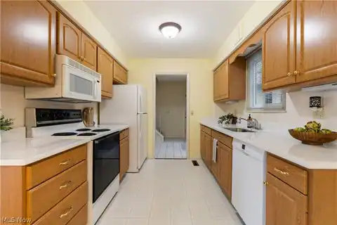 19281 Idlewood Trail, Strongsville, OH 44149 — photo 15