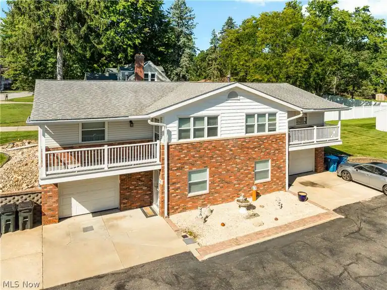 119-121 Swartz Road, Akron, OH 44319