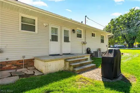 119-121 Swartz Road, Akron, OH 44319 — photo 4