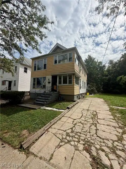 826 Wayside Road, Cleveland, OH 44110 — photo 2