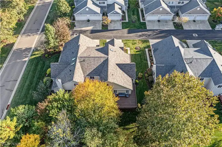 1284 Canyon View Road, Sagamore Hills, OH 44067