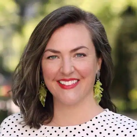 Julia Nelson