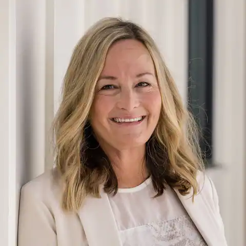 Lisa Mackie
